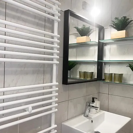 Apartment Edi, Spacious With Sauna And Balcony