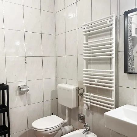 Apartment Edi, Spacious With Sauna And Balcony