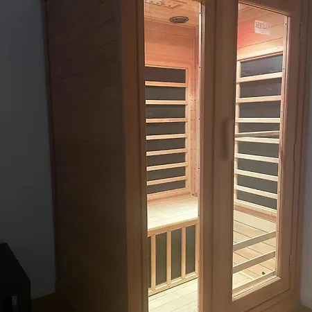 Edi, Spacious With Sauna And Balcony *
