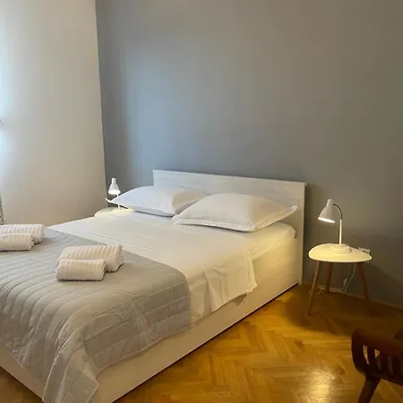 Edi, Spacious With Sauna And Balcony Apartment Split