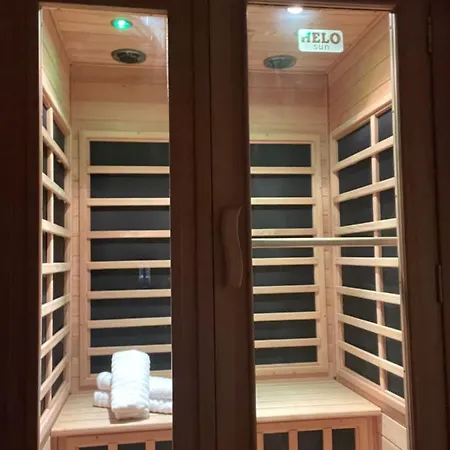 Edi, Spacious With Sauna And Balcony Apartment