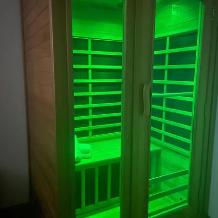 Edi, Spacious With Sauna And Balcony Apartment